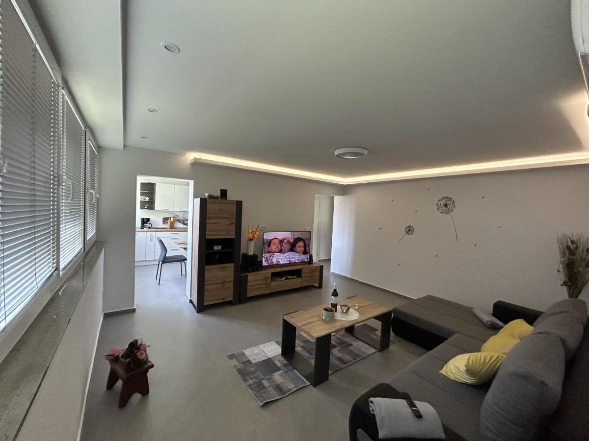 Apartment Toni ロヴラン エクステリア 写真