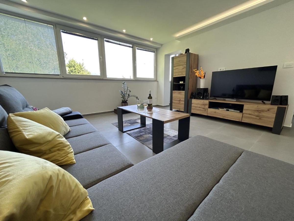 Apartment Toni ロヴラン エクステリア 写真